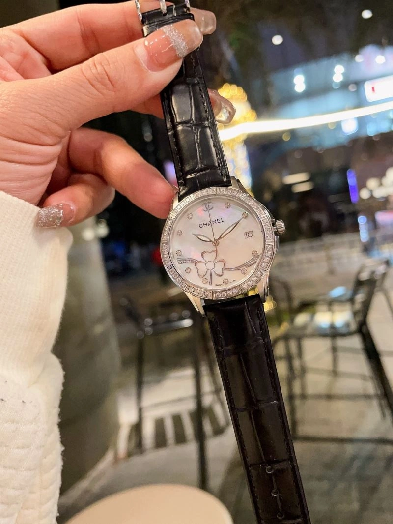 Youthful CHANEL Watches 181424