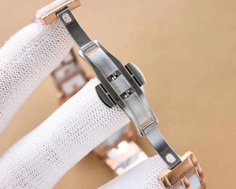 RelaxedFit CHANEL Watches 181414