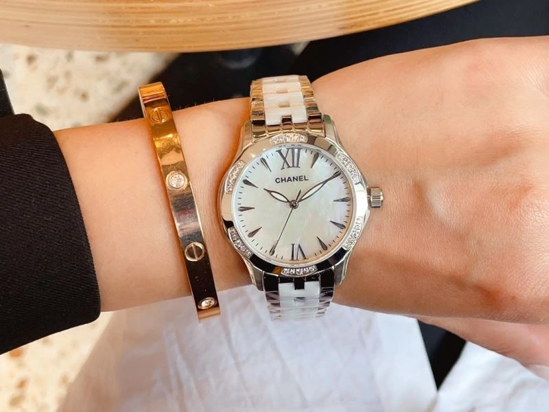 CHANEL Watches Comfortable 181397