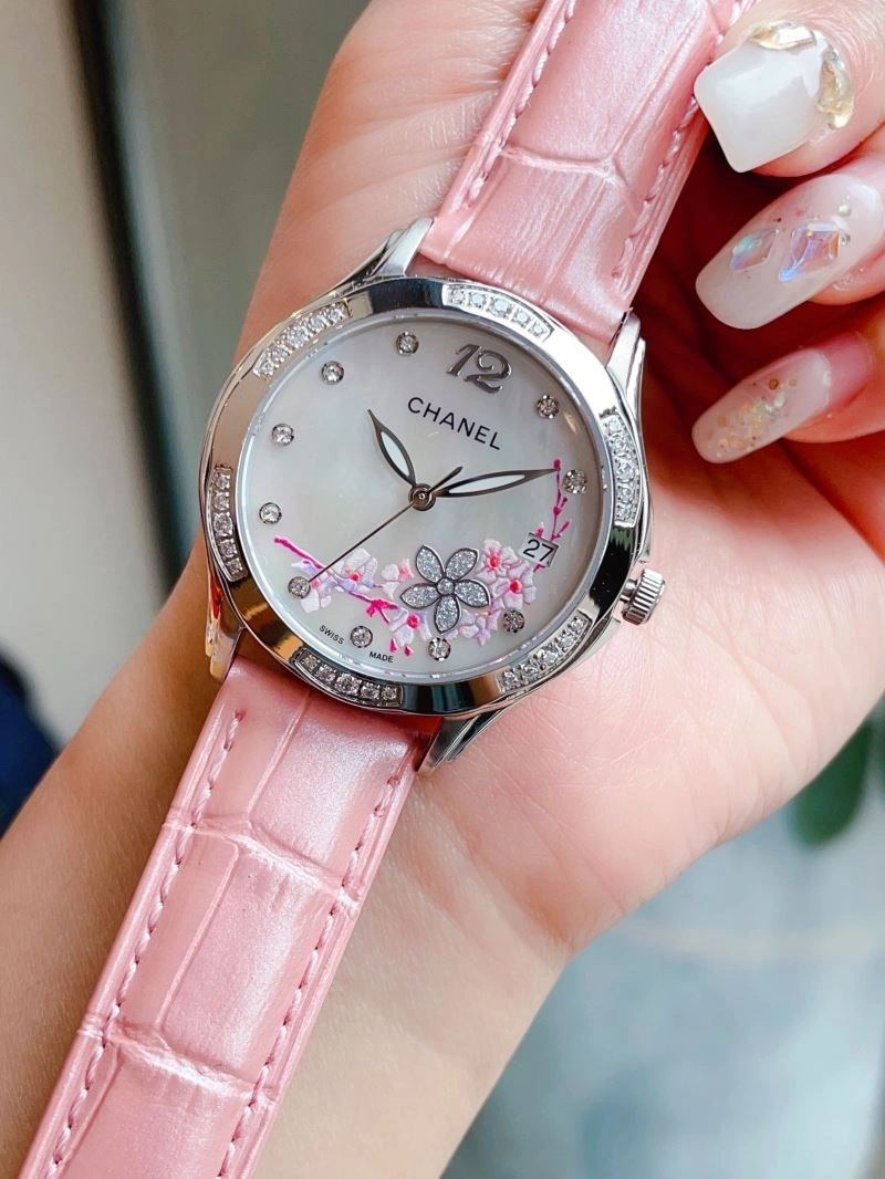 Refined CHANEL Watches 181392