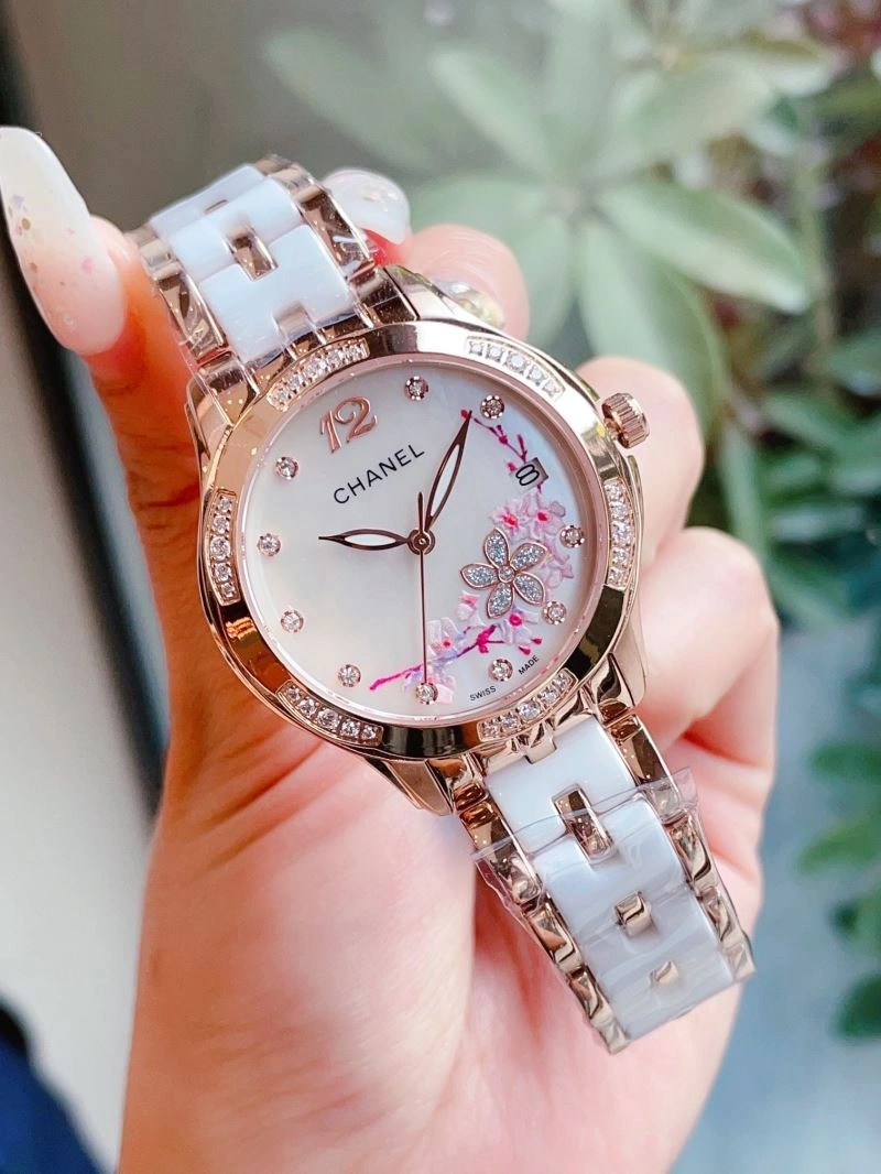 Tailored CHANEL Watches 181387