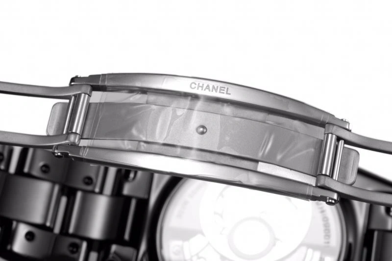 Contemporary CHANEL Watches 181388