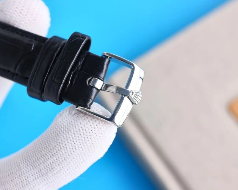Bold CHANEL Watches 181376