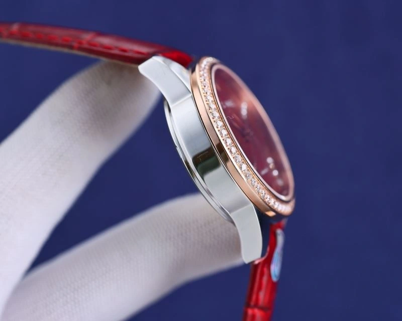 UrbanChic CHANEL Watches 181384