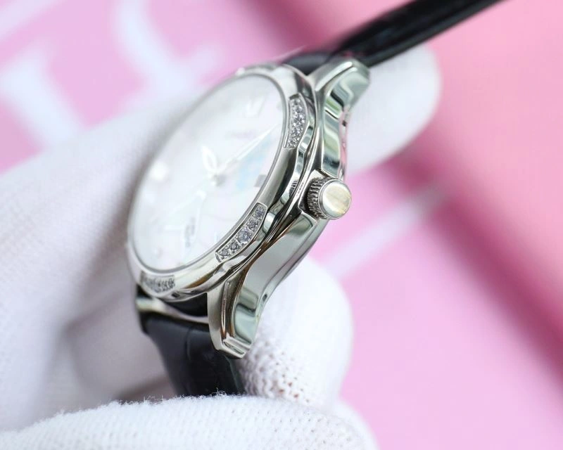 Lightweight CHANEL Watches 181347