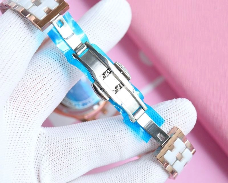 ZipUp CHANEL Watches 181346