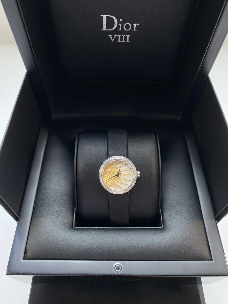 Sporty CHRISTIAN DIOR Watches 182066