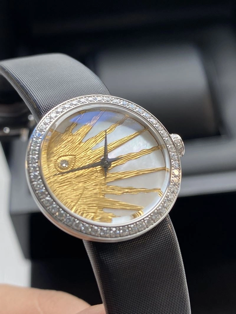 Sporty CHRISTIAN DIOR Watches 182066