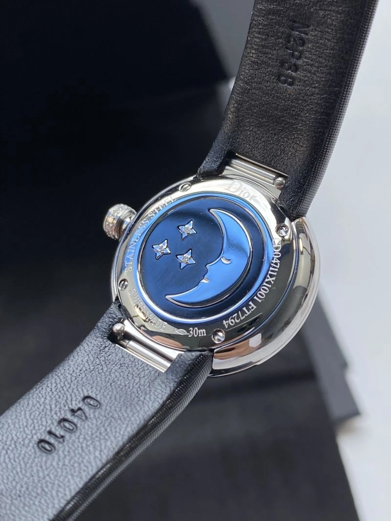 Sporty CHRISTIAN DIOR Watches 182066