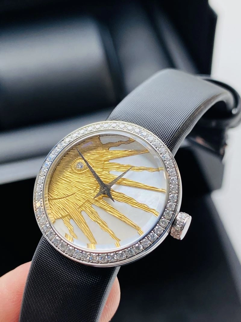 Sporty CHRISTIAN DIOR Watches 182066