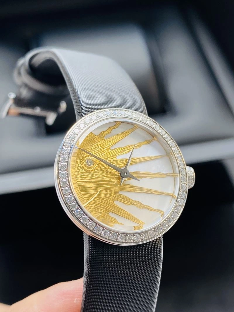 Sporty CHRISTIAN DIOR Watches 182066