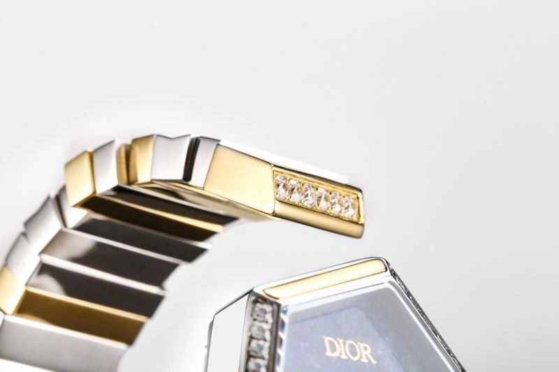 CHRISTIAN DIOR Watches Sleek 182071