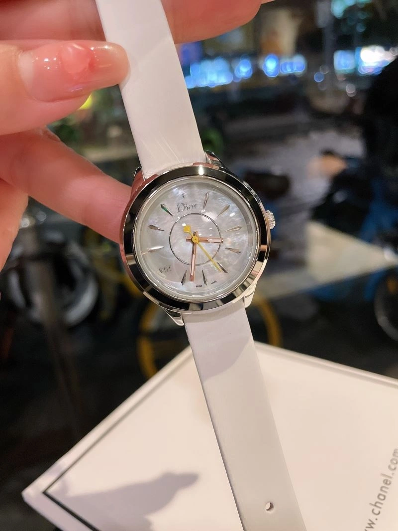 Versatile CHRISTIAN DIOR Watches 182069