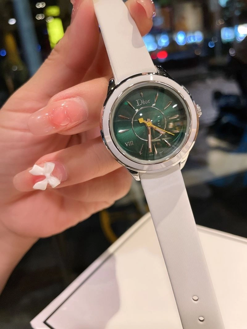 Versatile CHRISTIAN DIOR Watches 182069