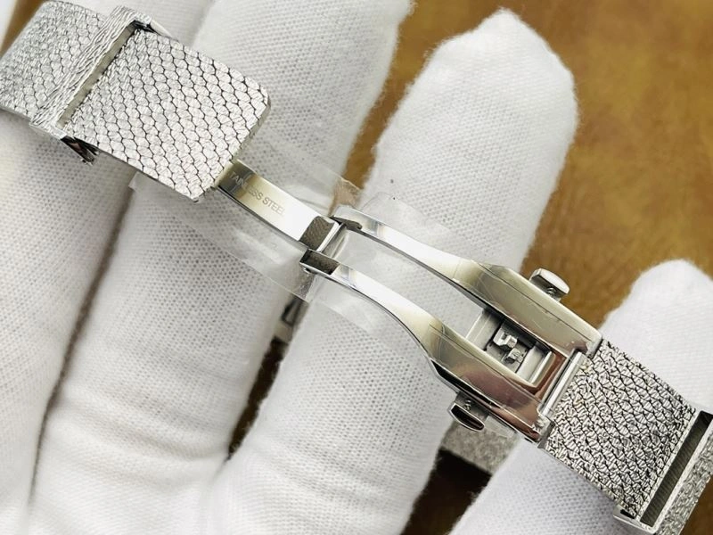 Durable CHRISTIAN DIOR Watches 182055