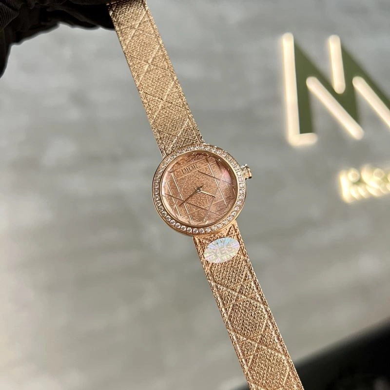 CHRISTIAN DIOR Watches EyeCatching 182051