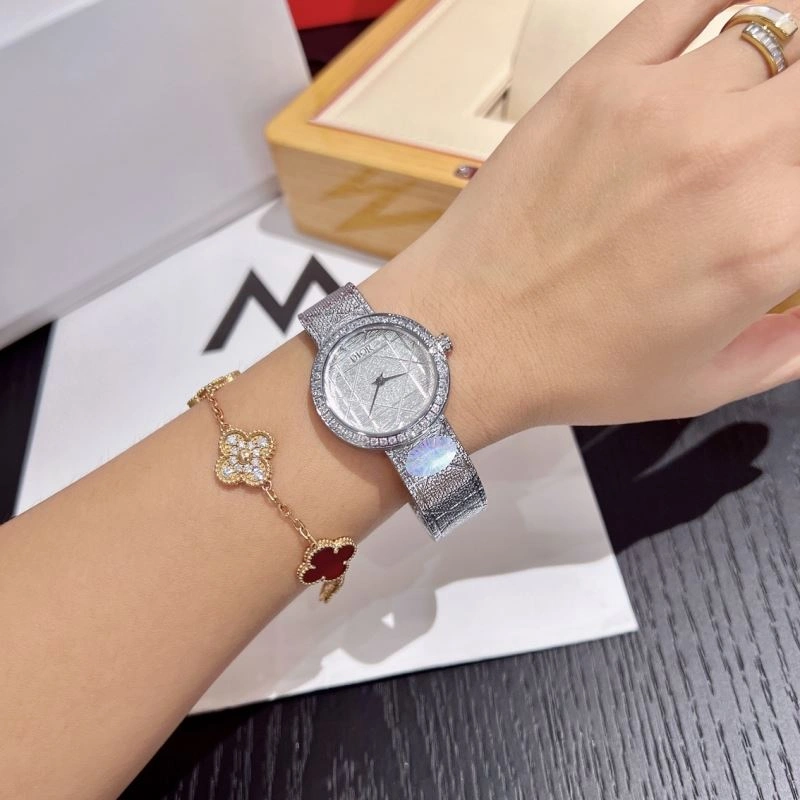 CHRISTIAN DIOR Watches EyeCatching 182051