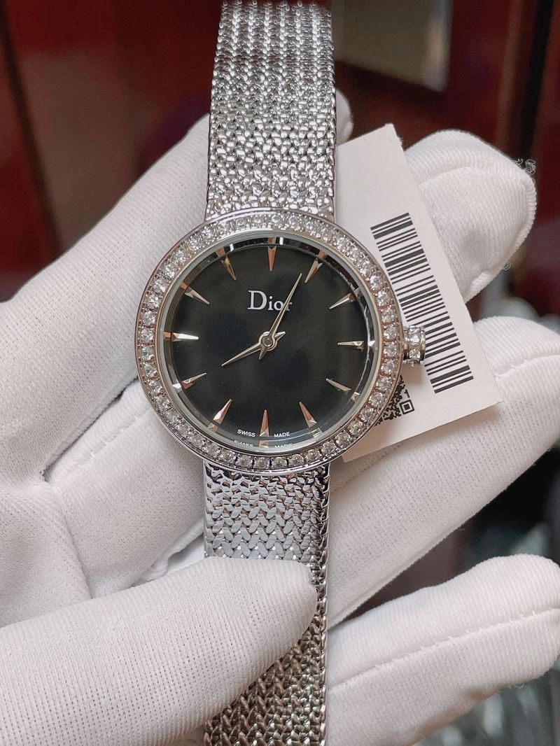 UrbanChic CHRISTIAN DIOR Watches 182022