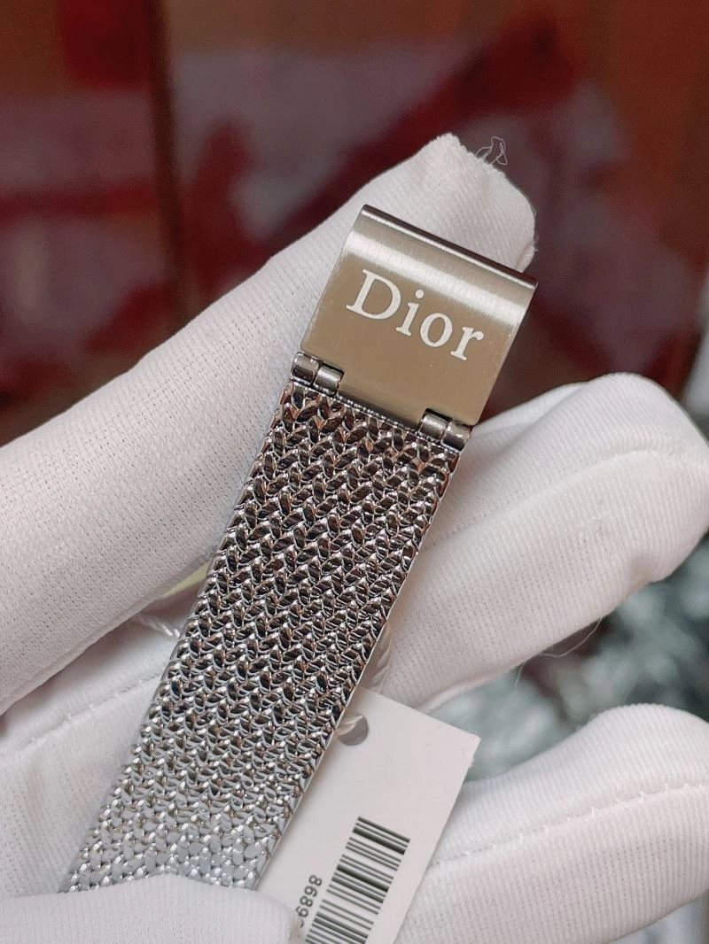 UrbanChic CHRISTIAN DIOR Watches 182022
