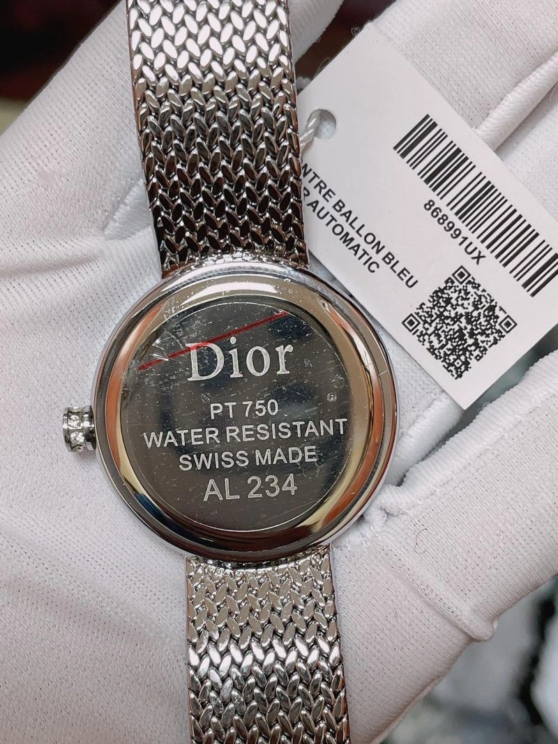 UrbanChic CHRISTIAN DIOR Watches 182022