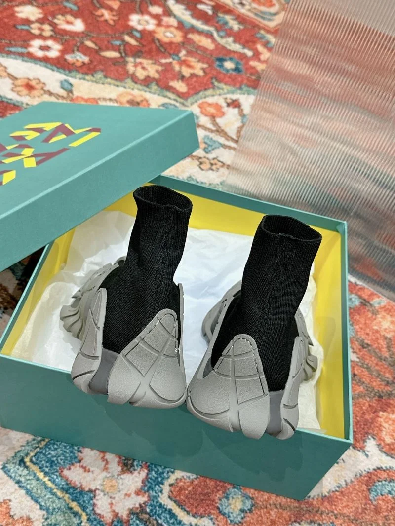 Lightweight Camper Shoes 8270