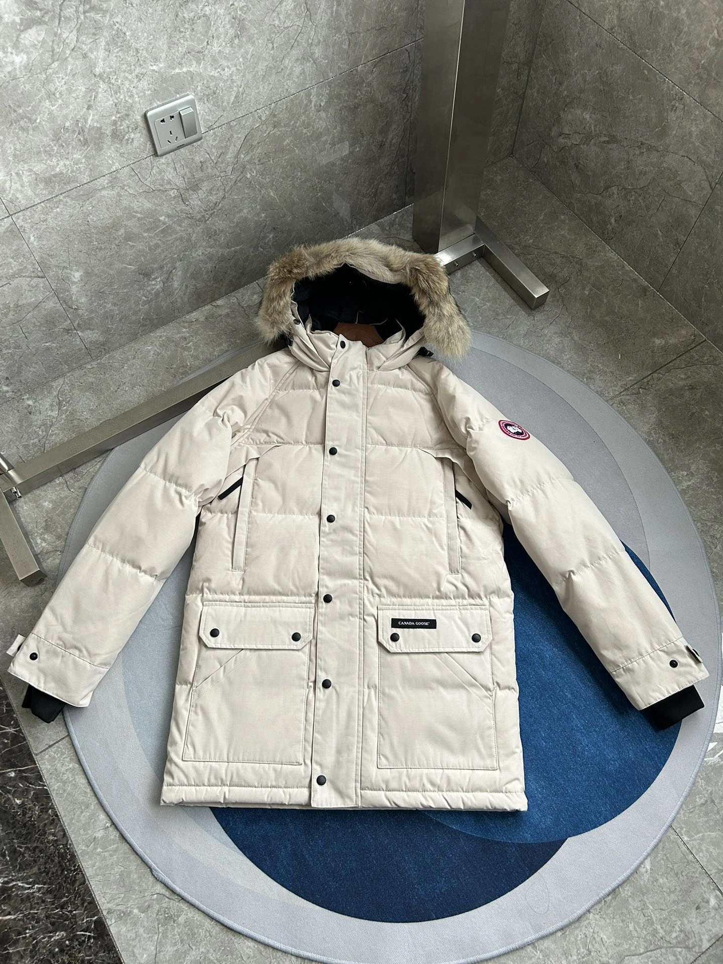 Canada Goose Down Jackets WaterResistant 106648
