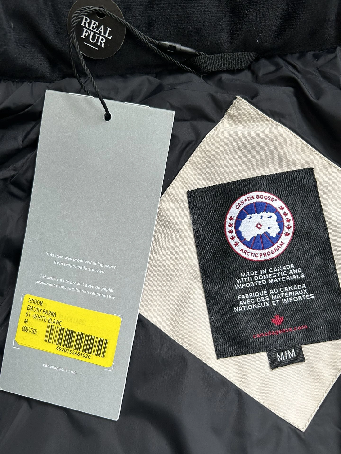 Canada Goose Down Jackets WaterResistant 106648