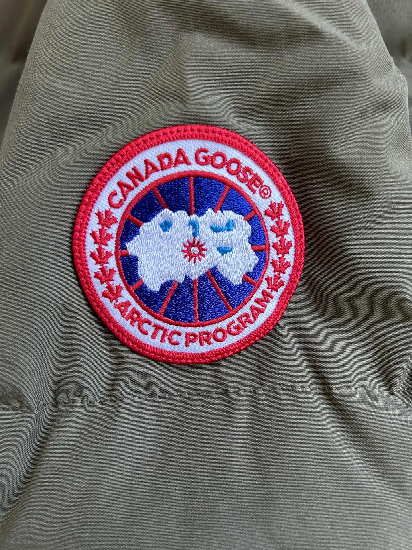 Chic Canada Goose Down Jackets 106610