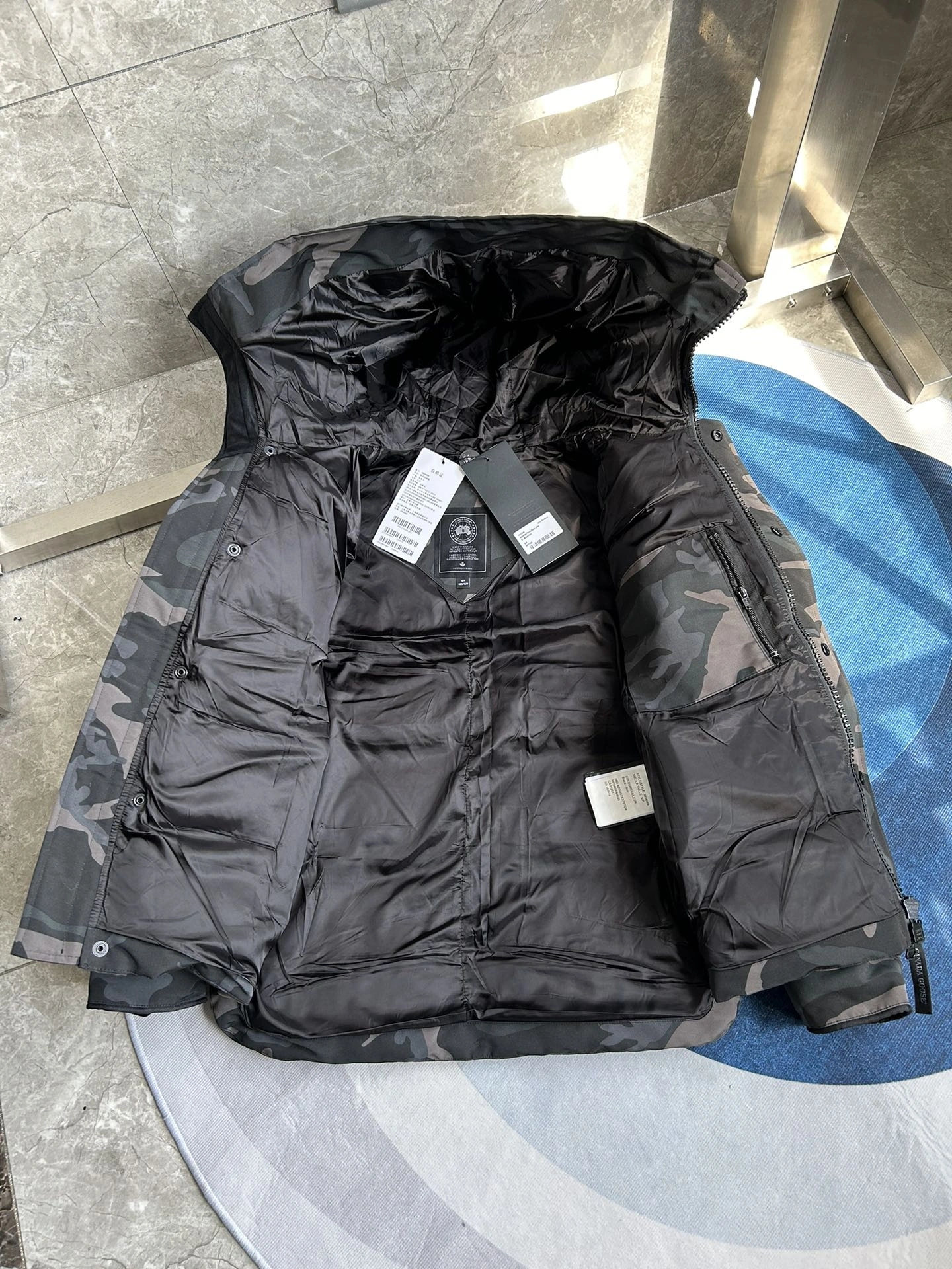 Canada Goose Down Jackets Modern 106599