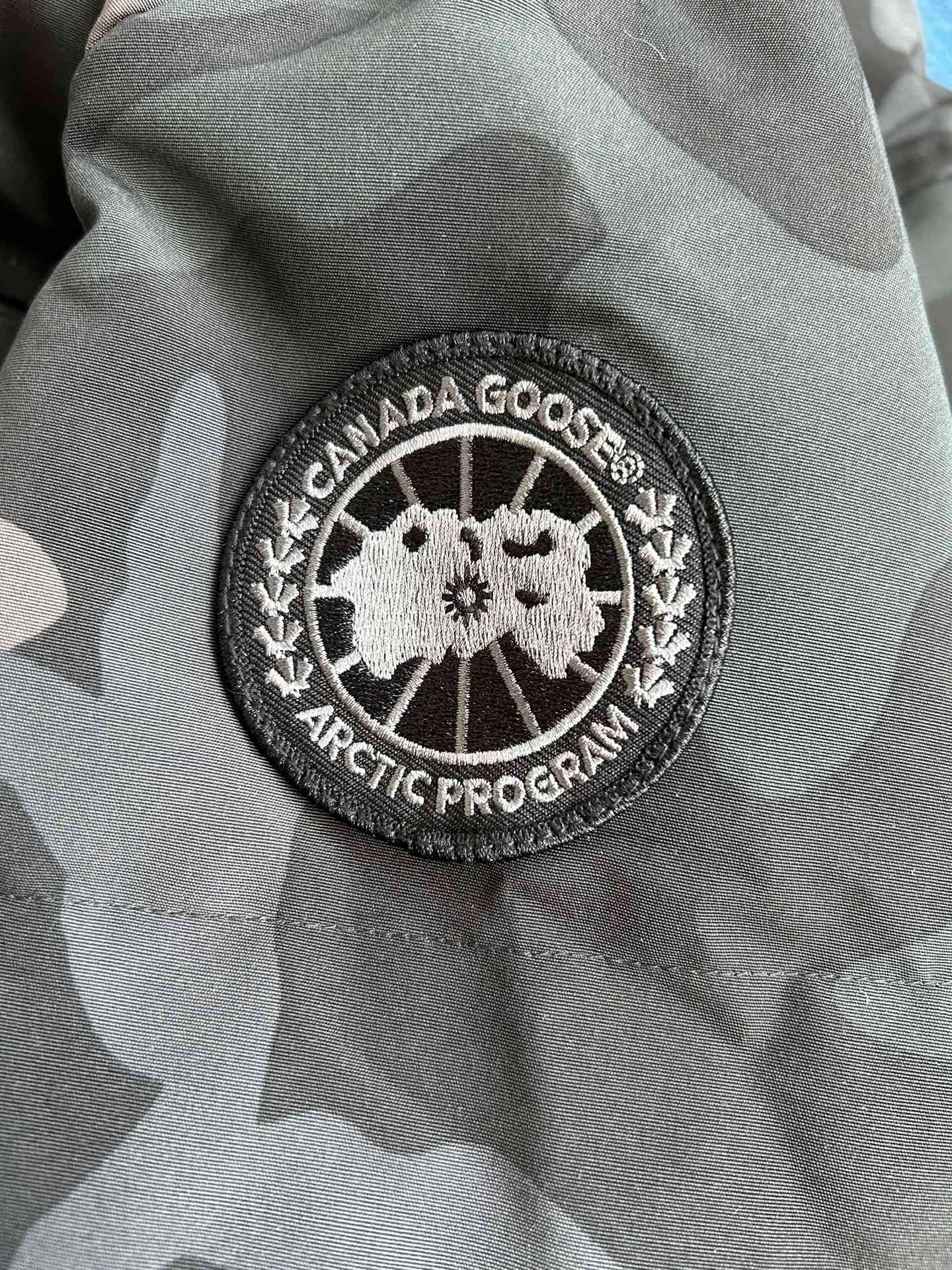 Canada Goose Down Jackets Modern 106599