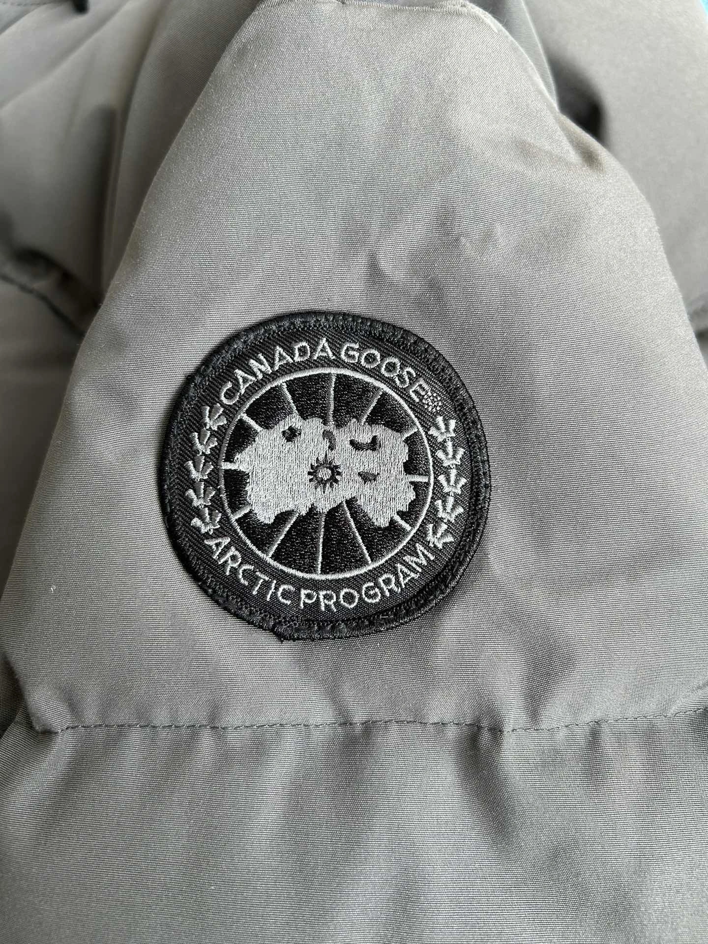 Canada Goose Down Jackets Fashionable 106598