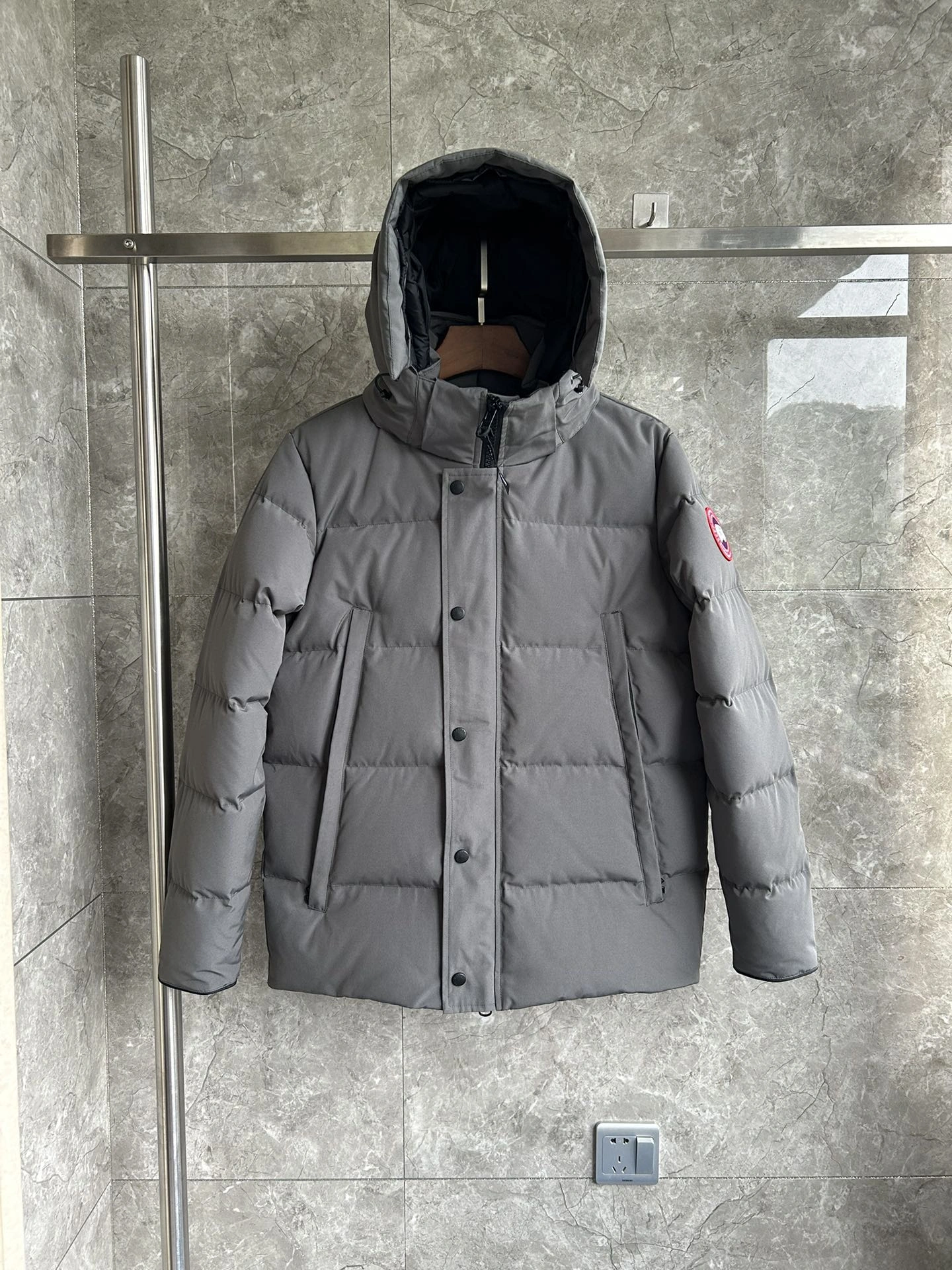 Canada Goose Down Jackets Classic 106636