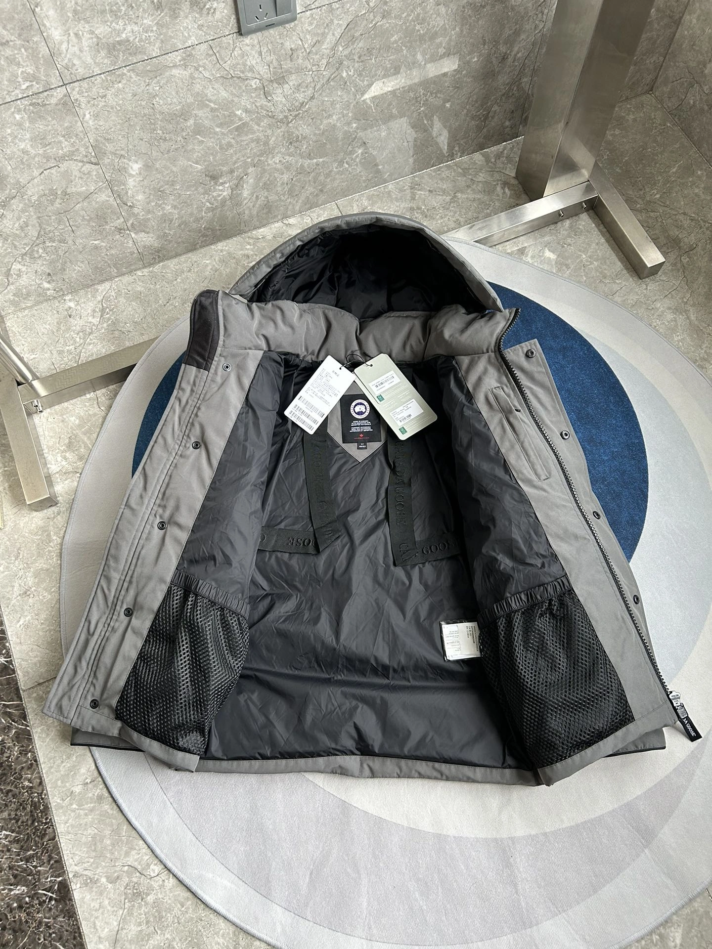 Canada Goose Down Jackets Classic 106636