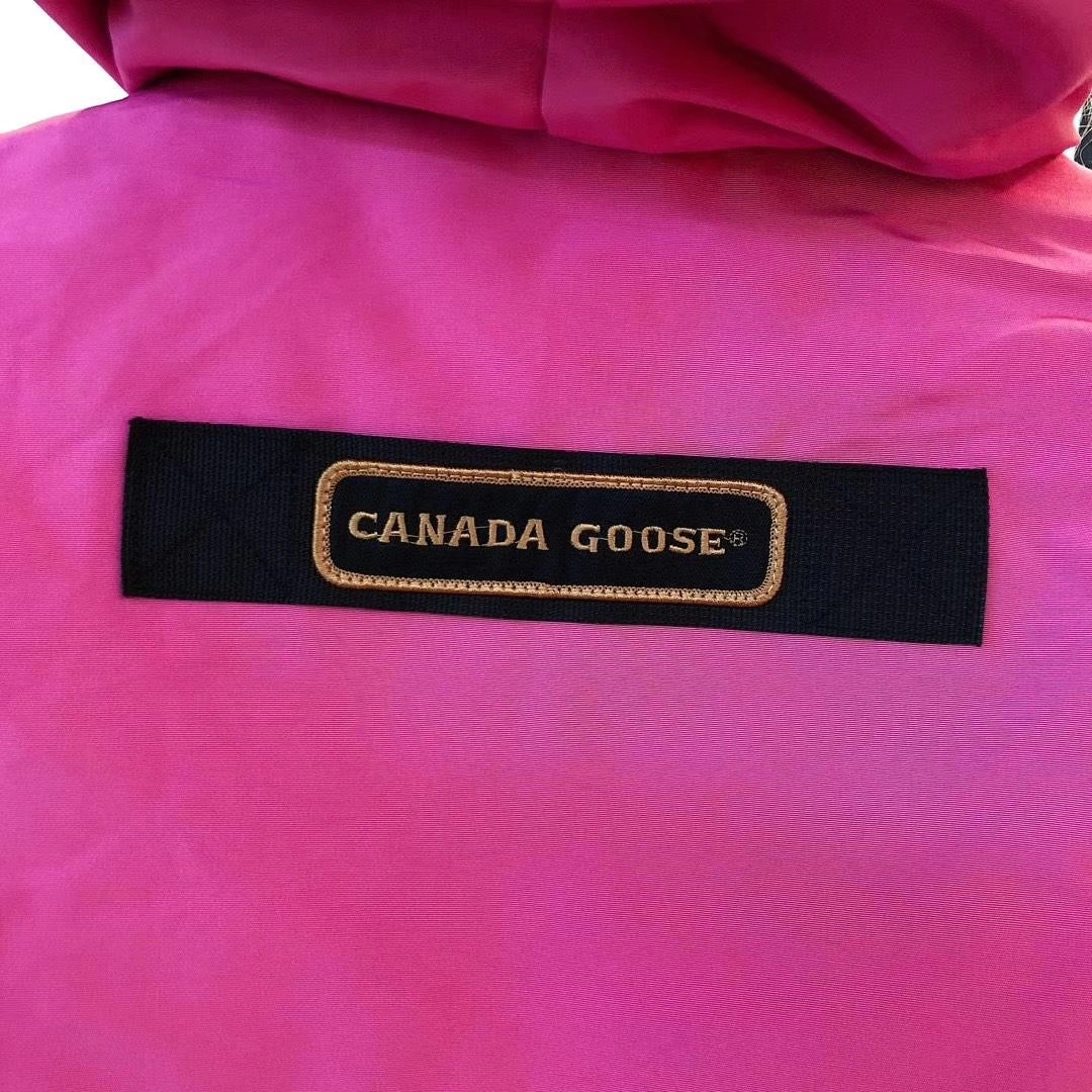 Canada Goose Down Jackets Fashionable 106588