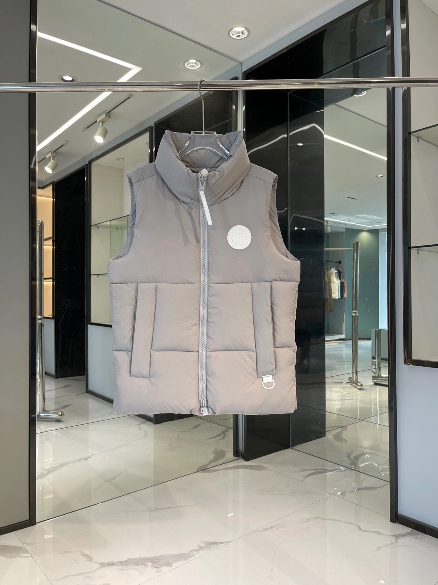 Canada Goose Down Jackets WaterResistant 106513