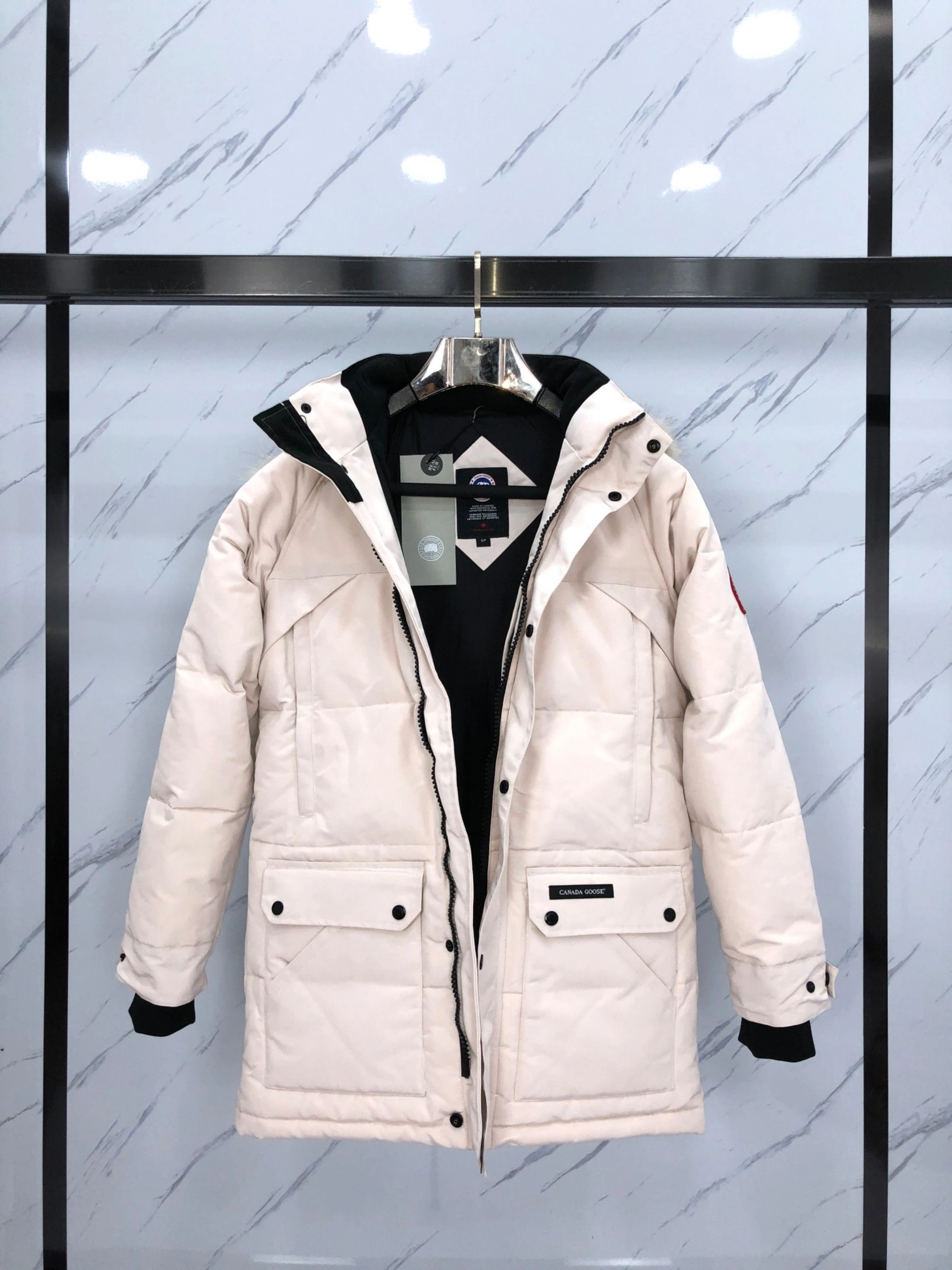 Canada Goose Down Jackets Snug 106445