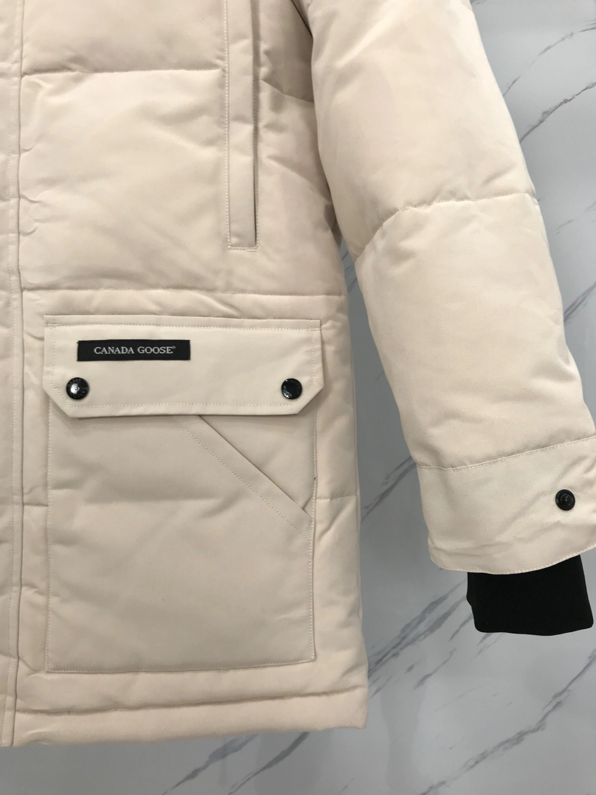 Canada Goose Down Jackets Snug 106445