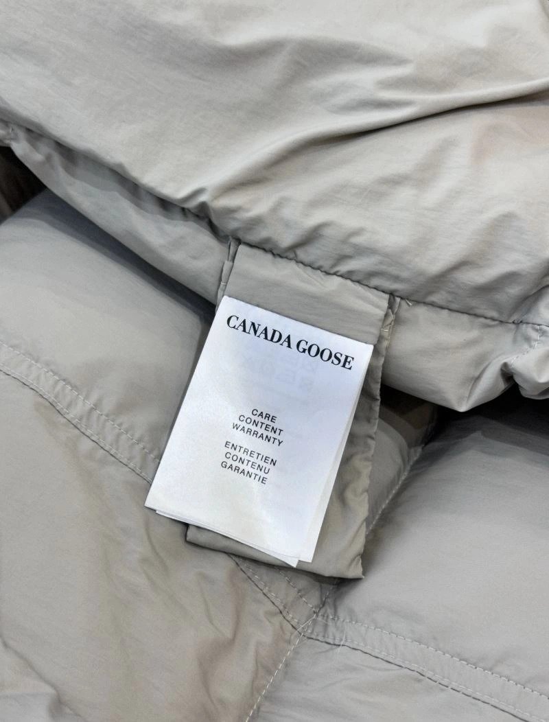 Canada Goose Down Jackets EasyMatch 106329