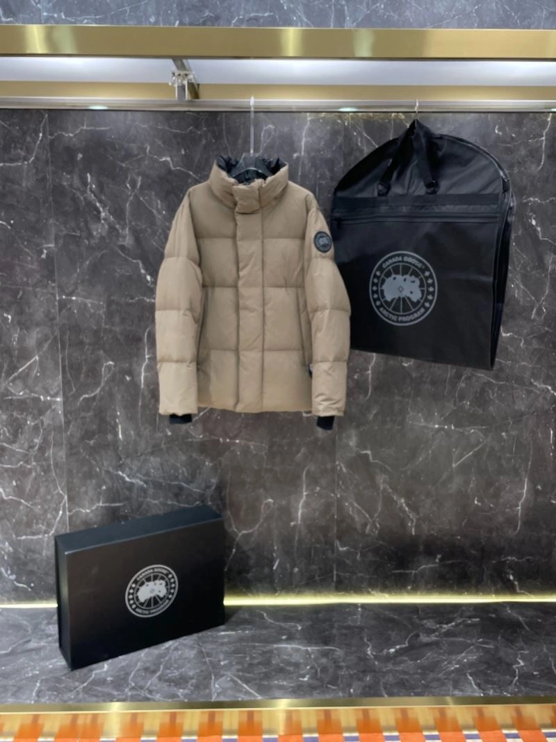 Canada Goose Down Jackets Sporty 106301