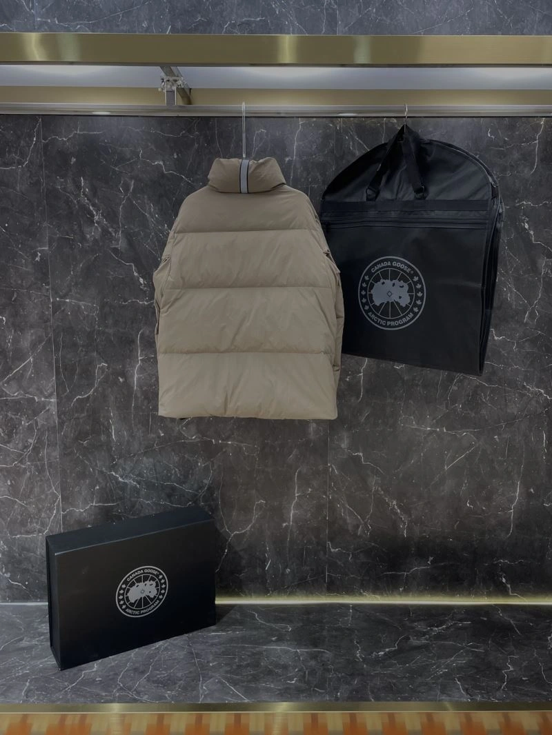 Canada Goose Down Jackets Sporty 106301