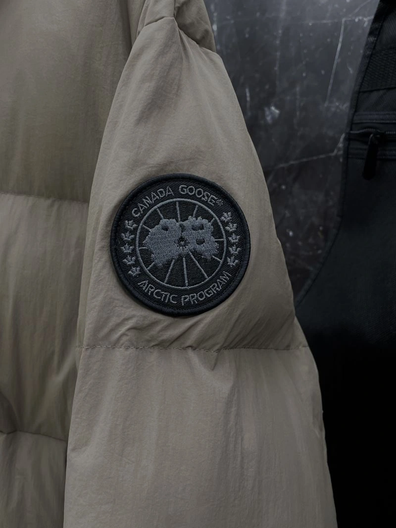 Canada Goose Down Jackets Sporty 106301