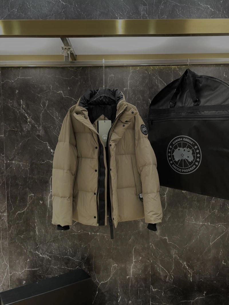 Canada Goose Down Jackets Sporty 106301