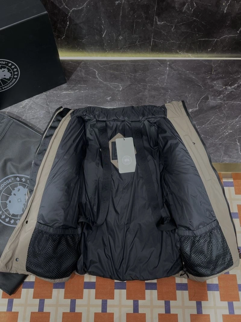 Canada Goose Down Jackets Sporty 106301