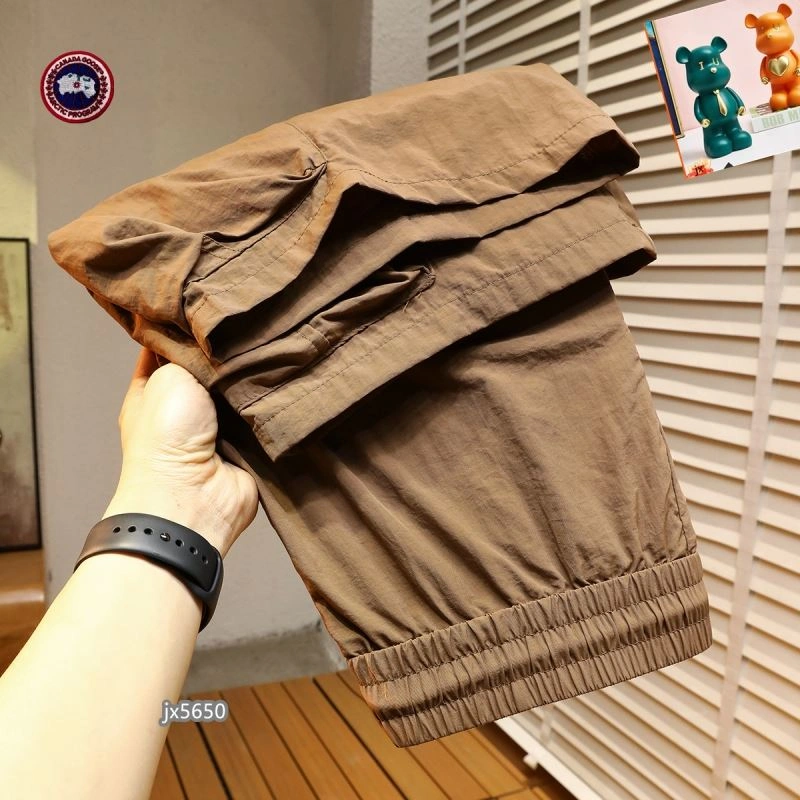 Canada Goose Short Pants Sleek 106206