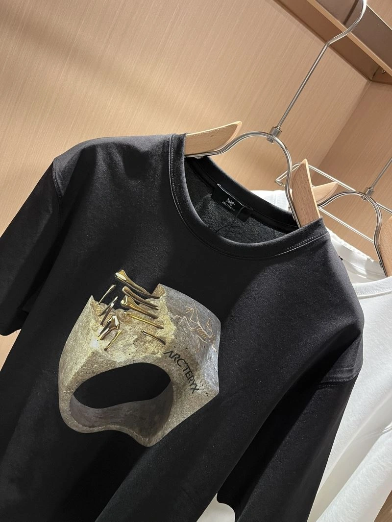 Canada Goose T-Shirts ModernLook 106232