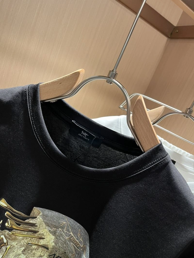 Canada Goose T-Shirts ModernLook 106232