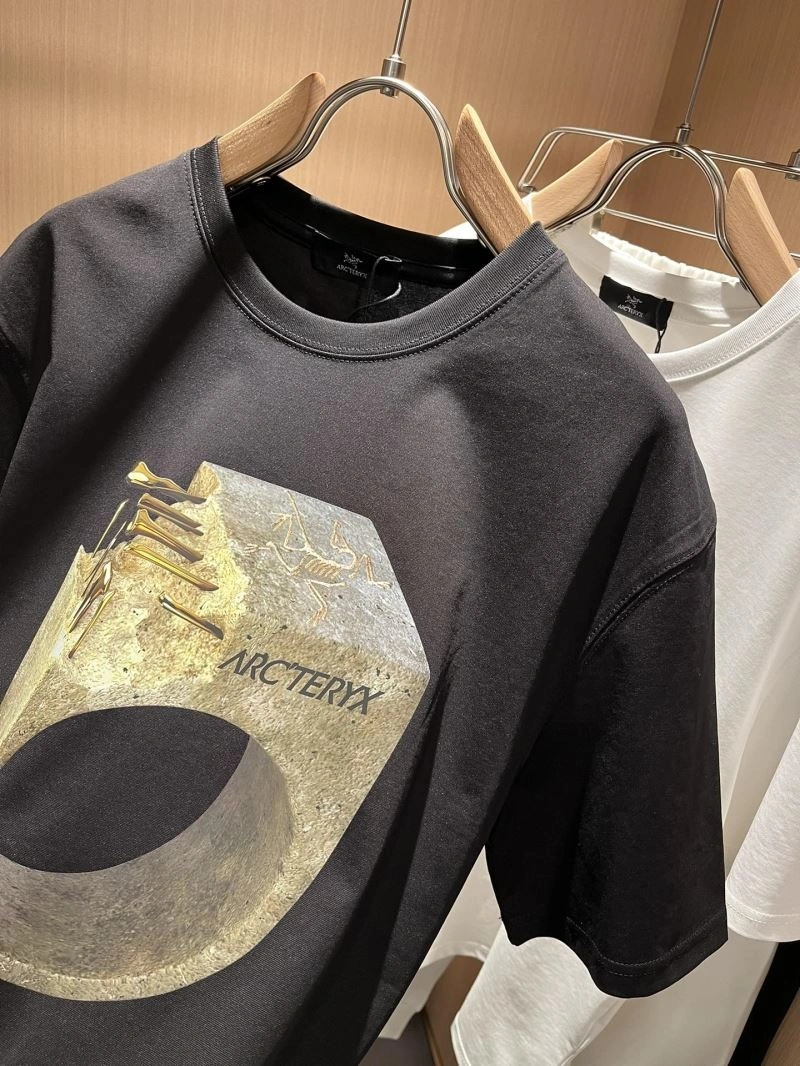 Canada Goose T-Shirts ModernLook 106232