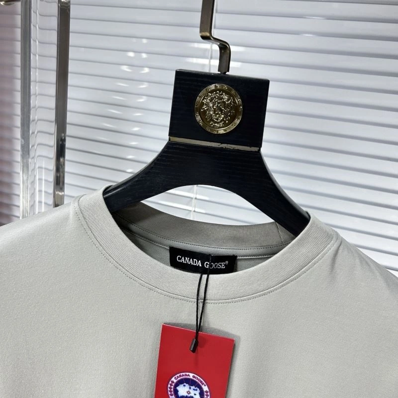 Canada Goose T-Shirts Minimalist 106244