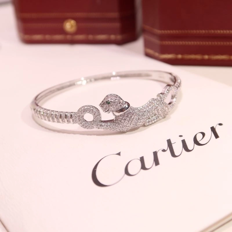 Cartier Bracelets Unique 217726