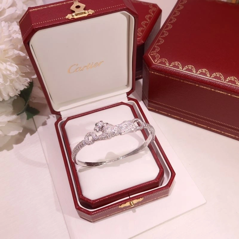 Cartier Bracelets Unique 217726